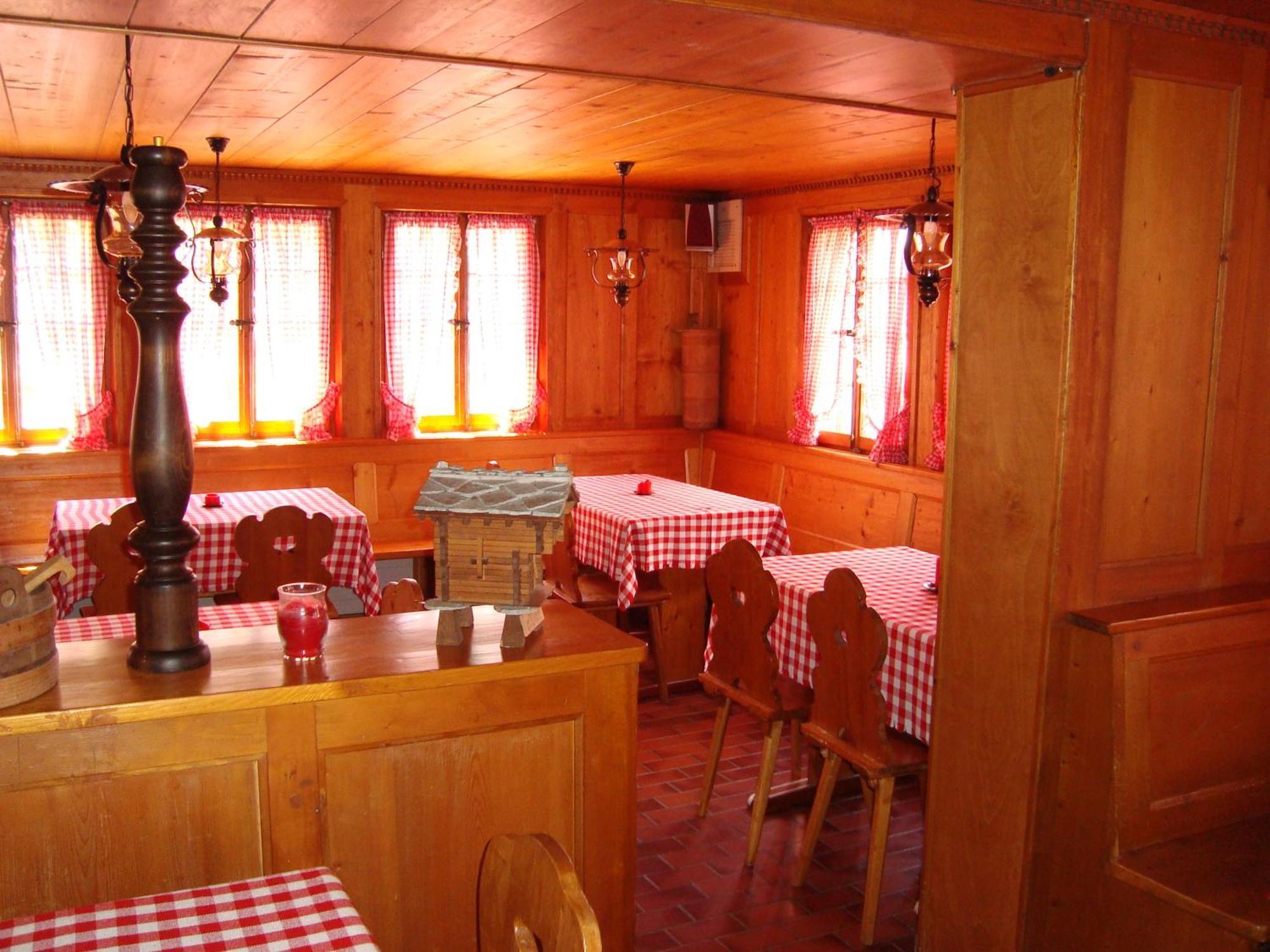 Hotel Restaurant Alpenblick Ernen Kültér fotó